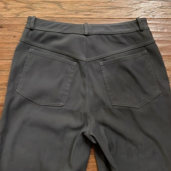 St. John Sport by Marie Gray Pants Waist 30 Inches - Picture 10 of 10